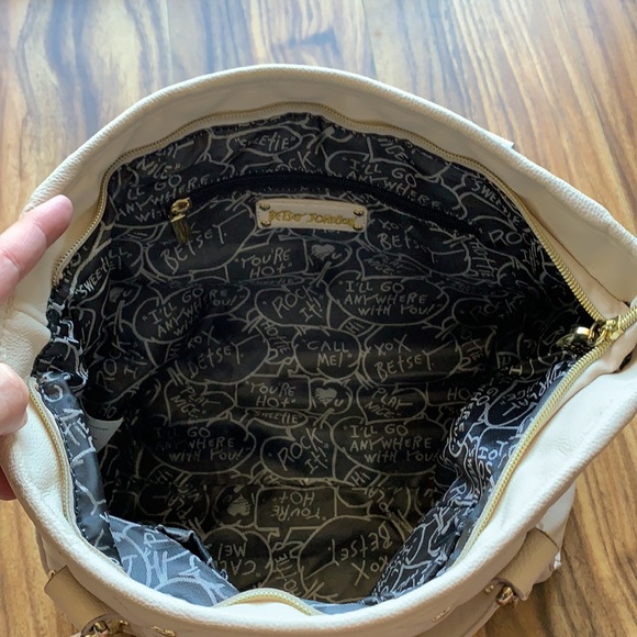 Betsey Johnson quilted handbag with hearts - Picture 10 of 13